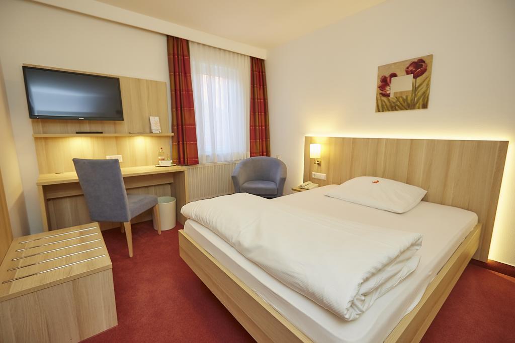 Hotel Roessle Trochtelfingen エクステリア 写真