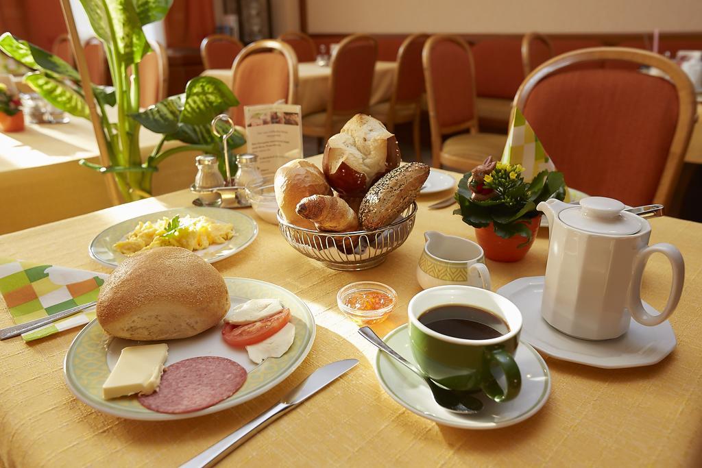 Hotel Roessle Trochtelfingen エクステリア 写真